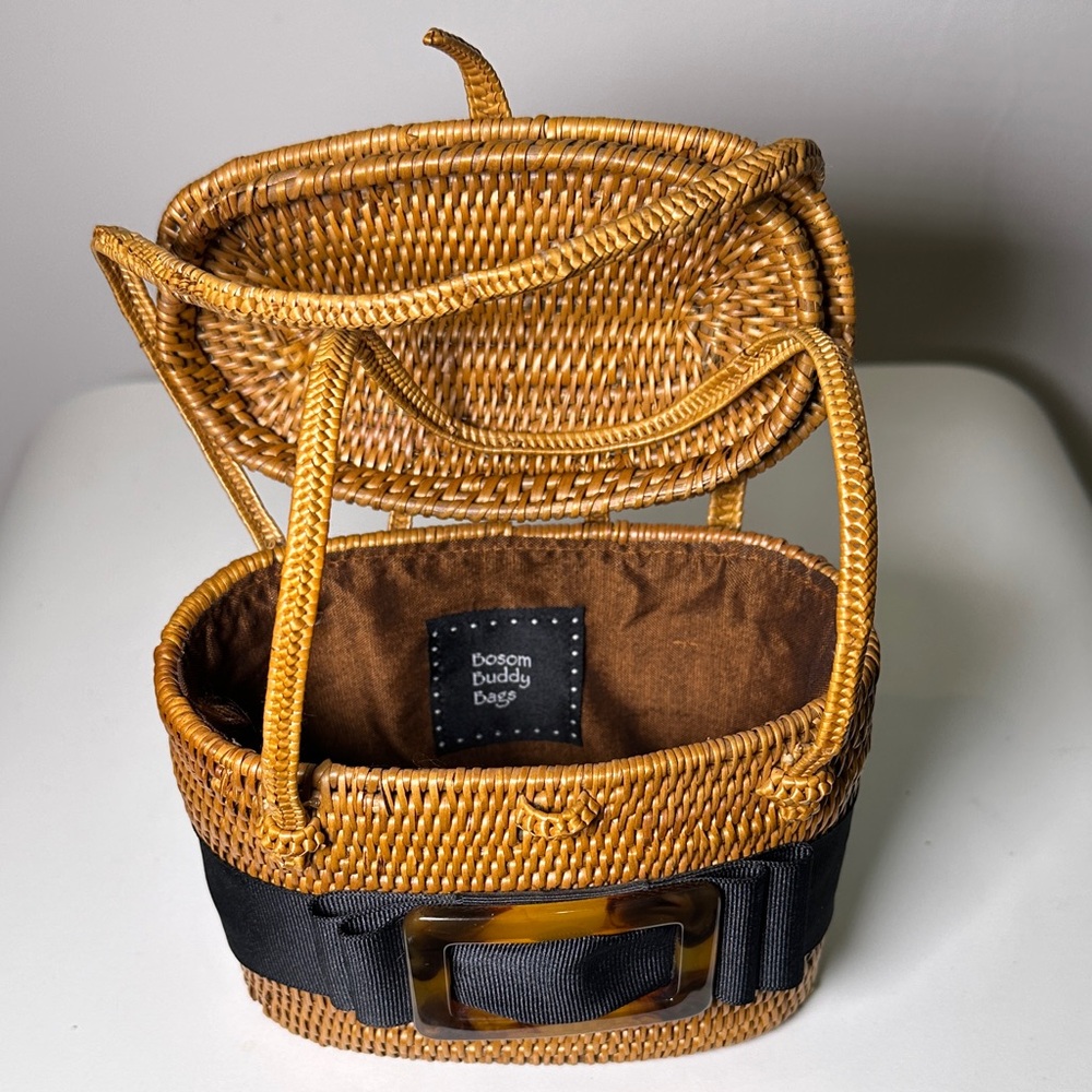 Chic Tan Woven Mini Bag with Black Accent - Picture 10 of 15